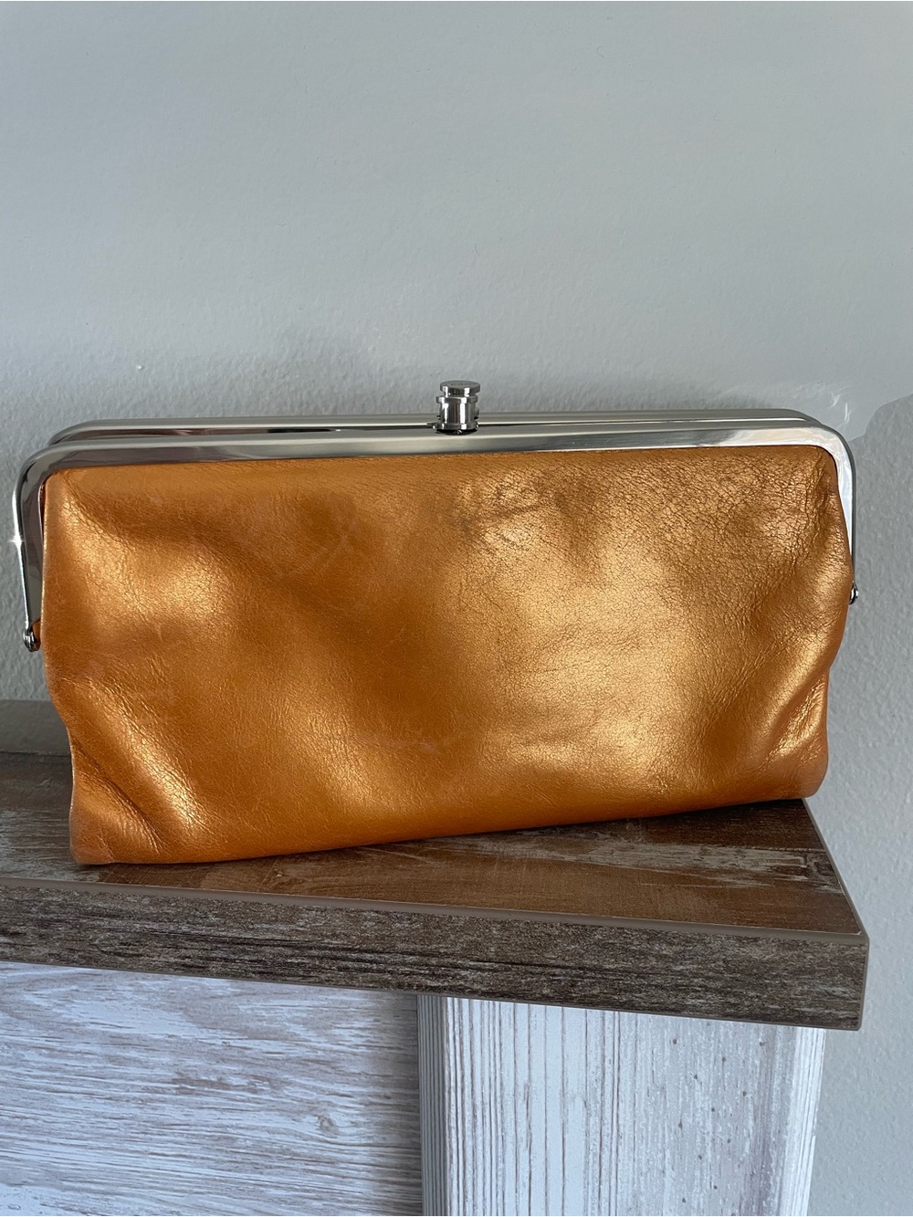 Hobo Lauren Clutch-Wallet Bronze Metallic Leather
